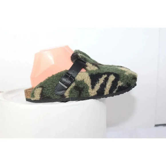 ladies TIME and TRU slides size 7 - Picture 3 of 9